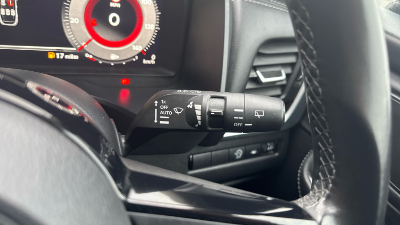 Nissan Qashqai 1.3 DiG-T MH N-Connecta 5dr Petrol Hatchback